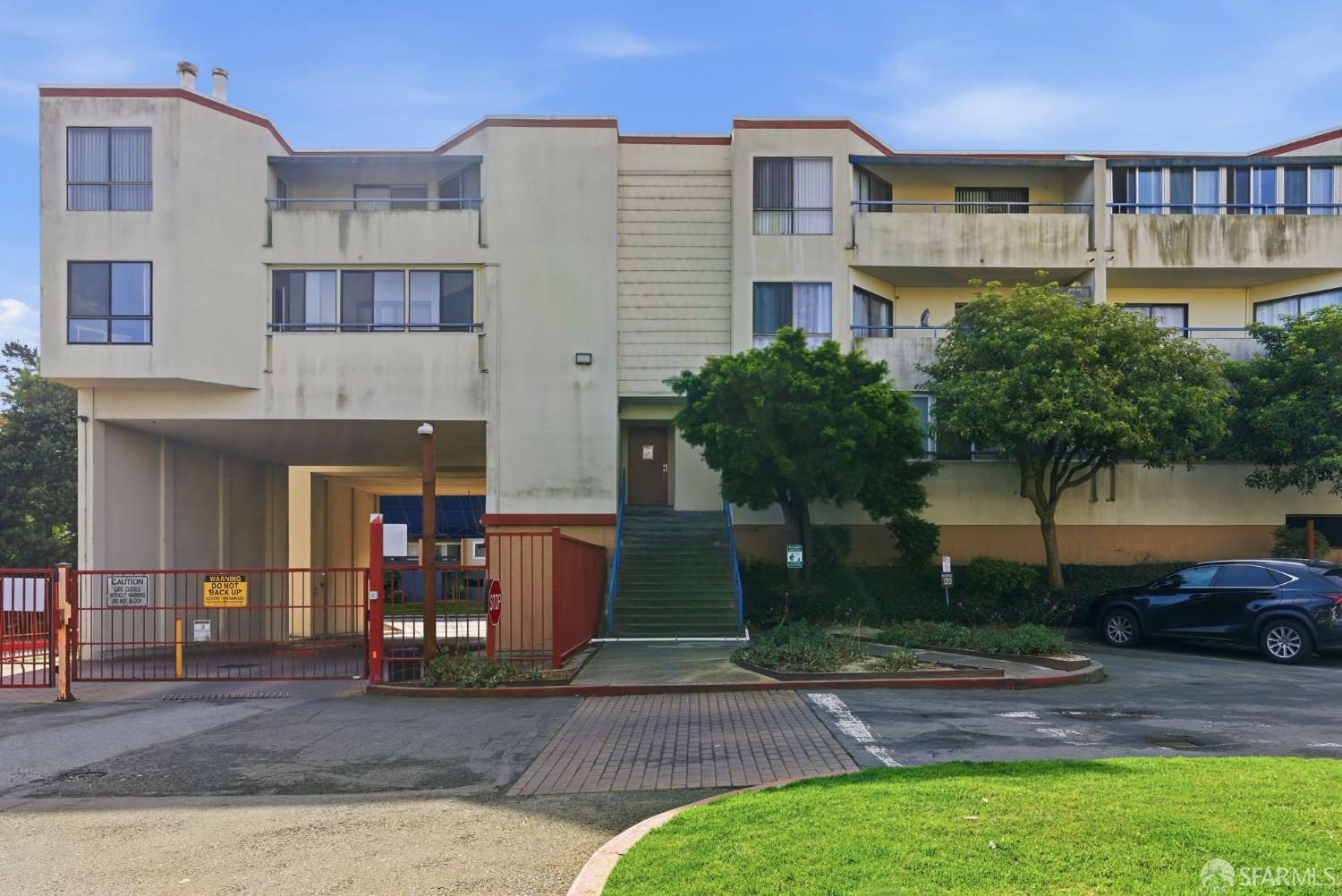 1551 Southgate Avenue # 102