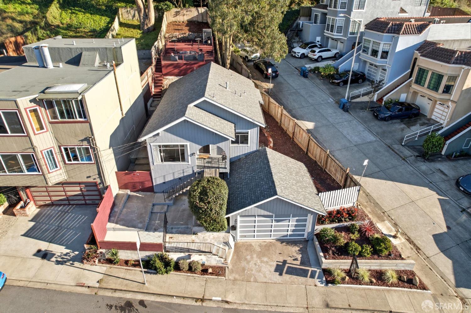 395 Frankfort Street