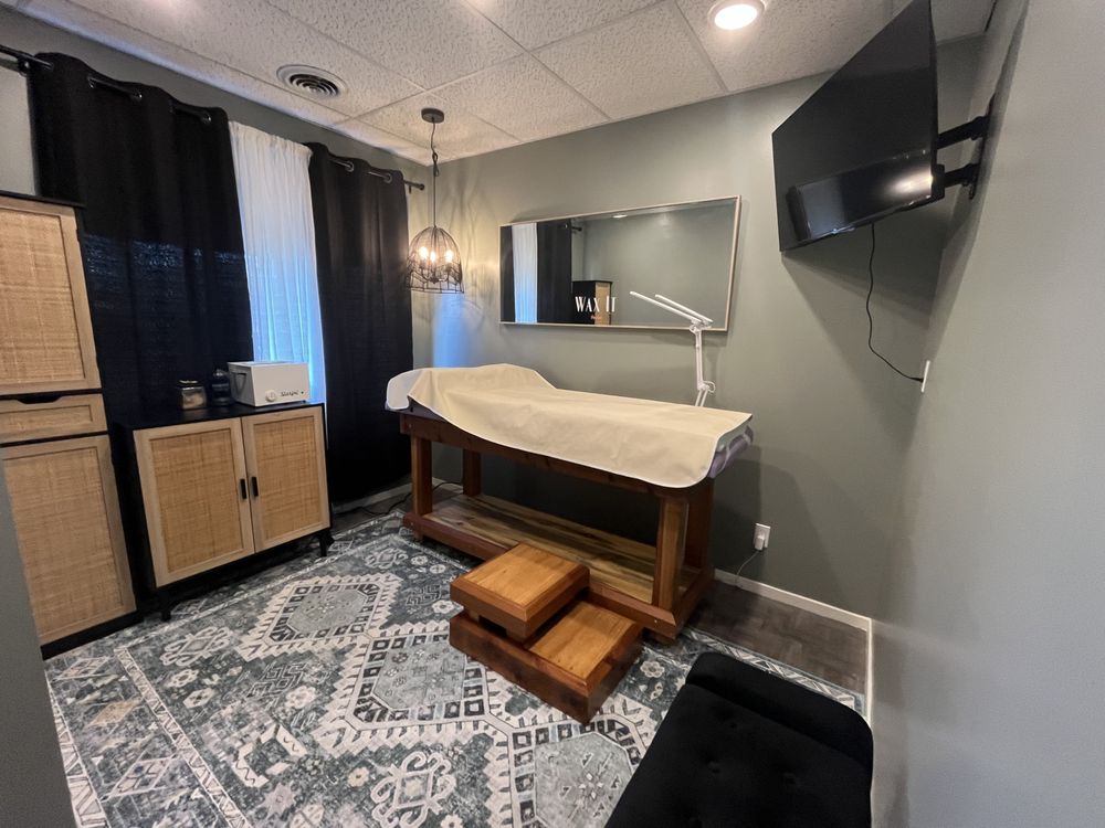 Wax It By Katie Logo